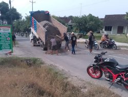 Jalan Pamotan-Celangapan Penuh Lubang, Ormas Lindu Aji Lakukan Hurug untuk Keamanan Warga